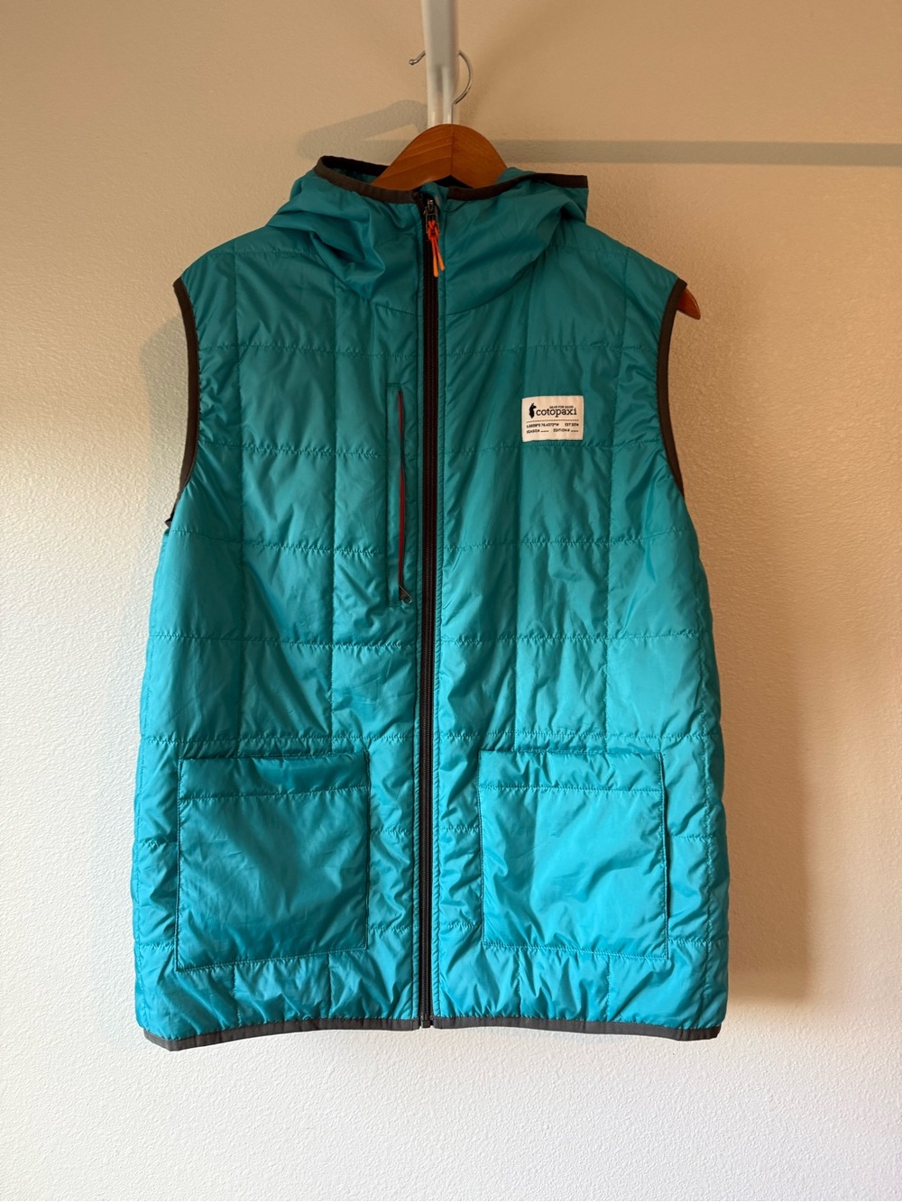 Cotopaxi Hooded Men's Vest